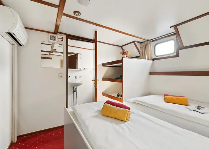 Hotel: hotelboat Sarah Groningen