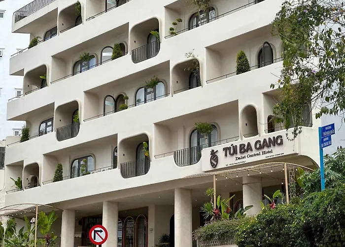 Hotels With Four Stars Tui Ba Gang Central