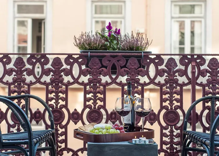 B&B only: Lisbon Cheese & Wine Suites