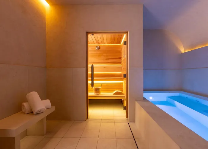 Resorts Guide Almarine Eiffel & Spa By Malone