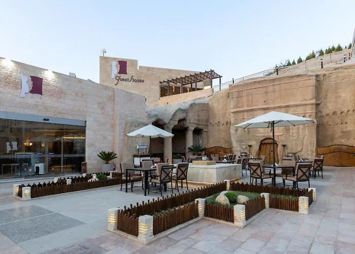 Petra Guest House Hotel