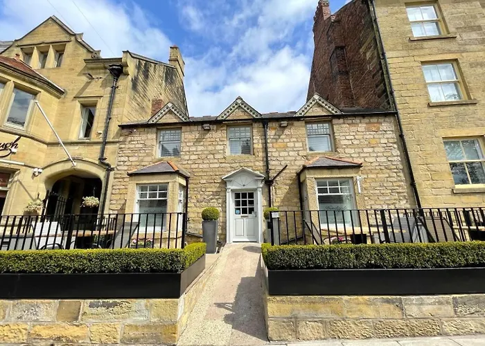 B&B only: The Bondgate Boutique