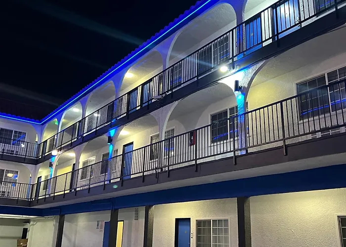 Motel: Cloud 9 Inn Lax