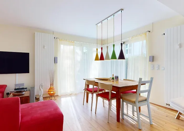 strandnahe FeWo mit 2 Schlafzimmern und Terrasse, Villa am Kurpark, Binz