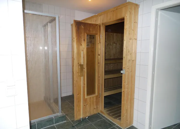 Ferienvermietung: FeWo direkt am Strand mit Meerblick, Villa Sirene, Binz