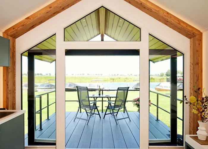 Hotel: Tussen De Diepen