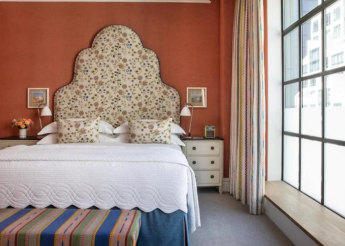 5 star hotel: The Whitby Hotel