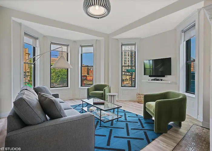 The Neighborhood Hotel Lincoln Park