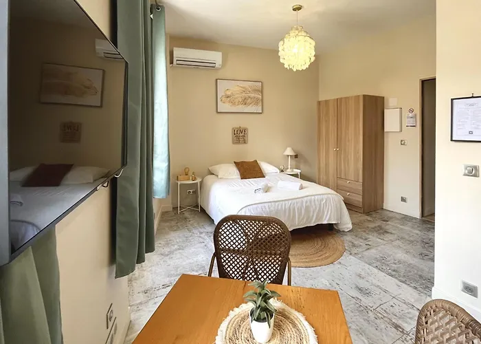 Location Maison Vacances Le Château Olive Et Raisin