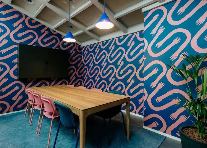 Social Hub City Extended Stay