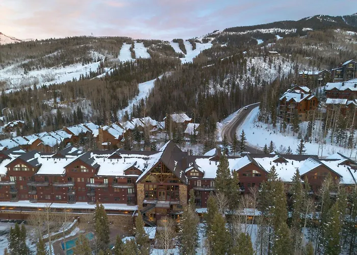 Pool Villa: Bear Creek Lodge 303C Hotel Room