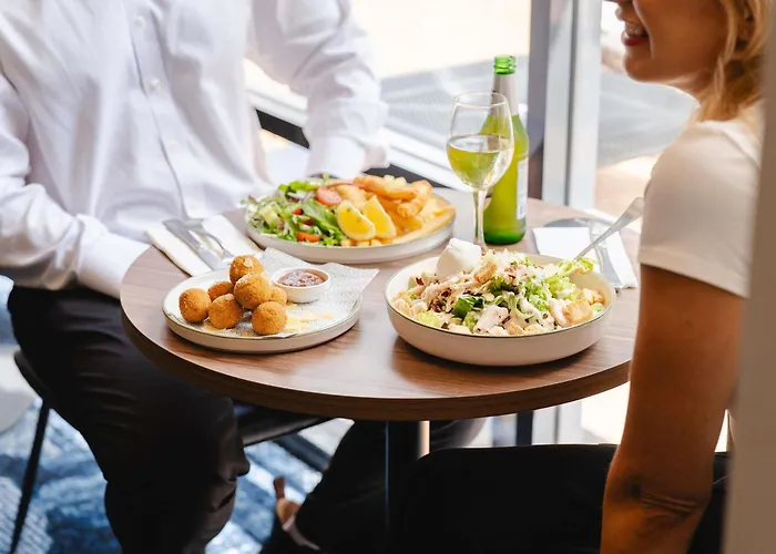 Beach hotel: Mercure Sydney Macquarie Park