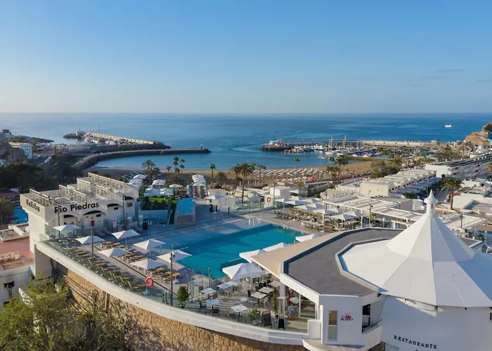 3 star hotel: Apartamentos Rio Piedras