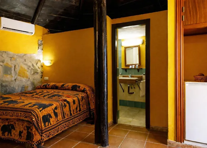 Hotel familiar: Hotel Selwo Lodge - Animal Park Tickets Included