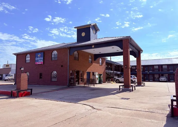 Cheap hotel: Express Inn