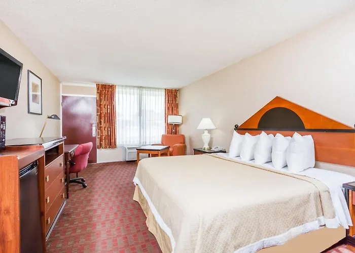 Motel: Days Inn By Wyndham Goldsboro