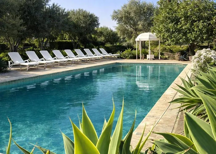 Hotel Con Piscina Isola Charm B&B - Pool & Nature Stay
