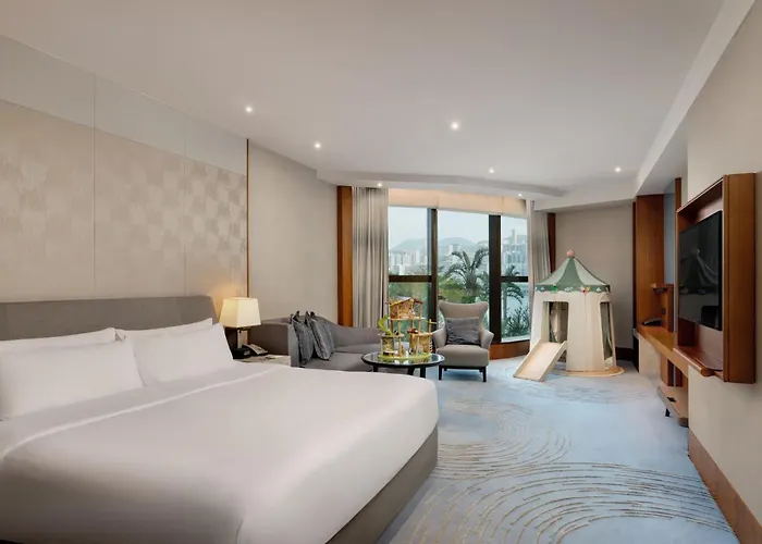 Hotel with view: Kerry Hotel Hong Kong By Shangri-La