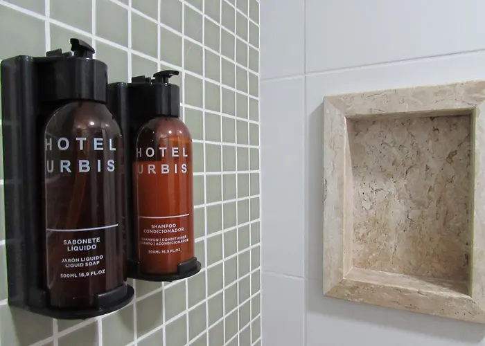 Hotel Urbis a 10 minutos Rua 25 de Março, Brás,Bom Retiro,a 2 minutos do Mirante Sampa Sky e pista de Skate Anhangabaú