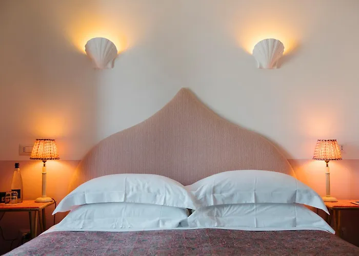 Hotel con piscina: Il Capri Hotel