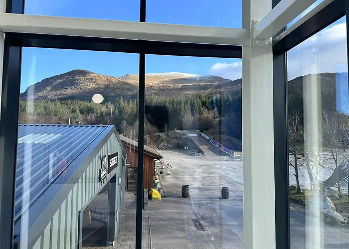 Pets Allowed Hotel Base Camp , Nevis Range