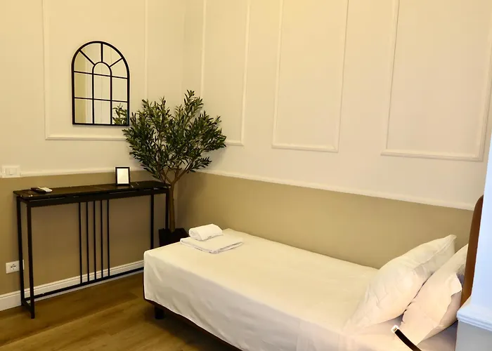 Guest house: El Roy Garden Rooms