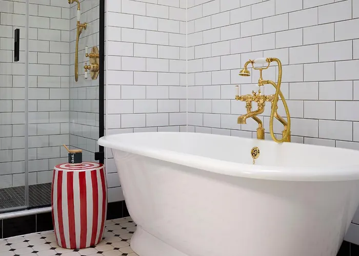 Hotel with view: The Hoxton, Edinburgh