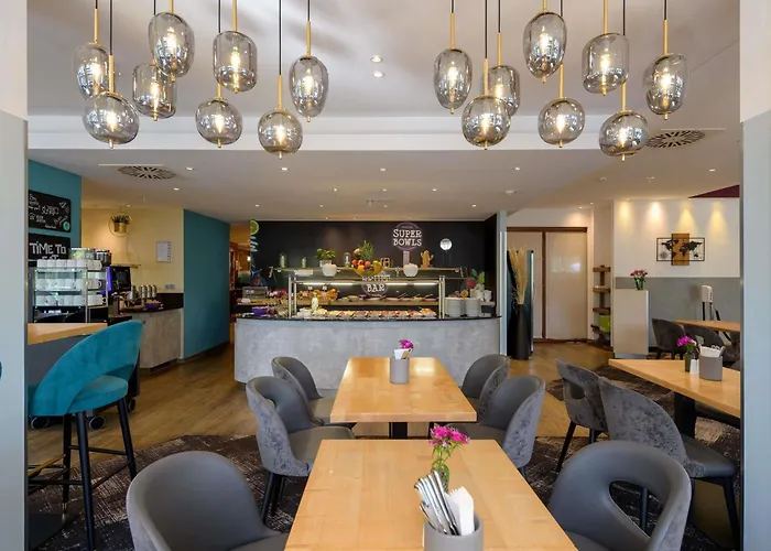 Luxury hotel only: Mercure Hotel Koeln West