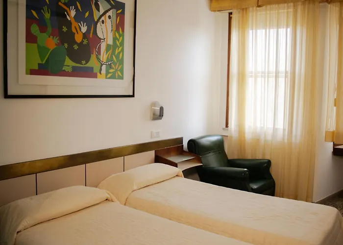 Hotel familiare: Hotel Napoleon - City & Station