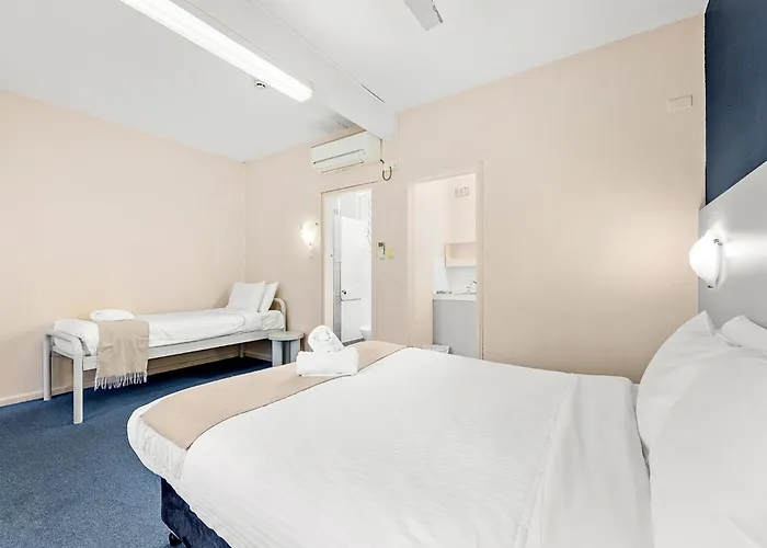 The Palms Motel- Formerly Flinders Motel