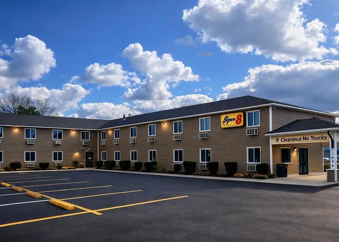 Hotel: Super 8 By Wyndham Lewiston