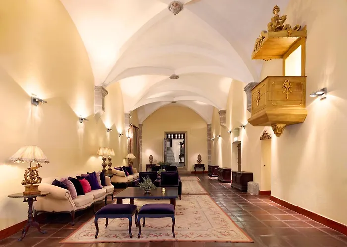 Hotel de luxo Apenas: Convento Do Espinheiro, Historic Hotel & Spa