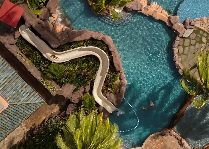 Hotel with view: Sheraton Waikiki Beach Resort