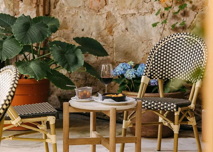 Gastenverblijf: La Franca Travellers (Adults Only)