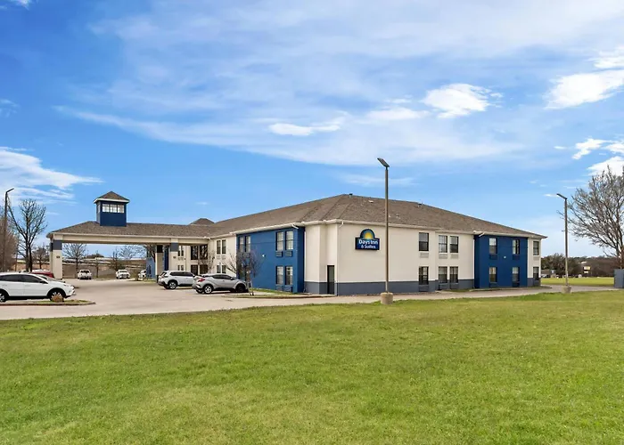 Resort: Days Inn By Wyndham Dallas Plano