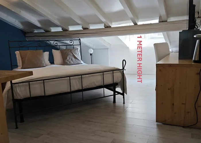  Fontana Rooms