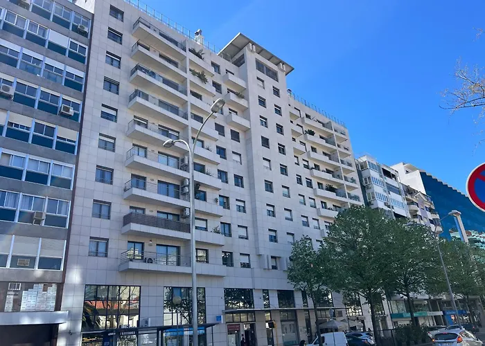 Casa de hóspedes: The Lisbon Cool Design Suites - Self Check In & Parking
