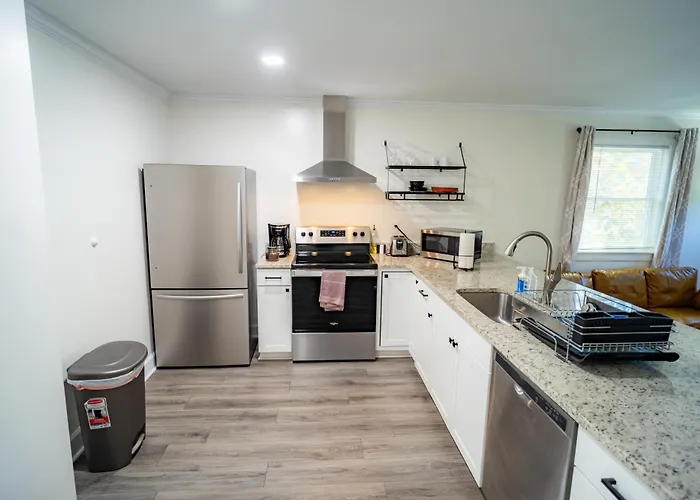 Renovated 2 Bed Walltown Home Walk To Duke! A