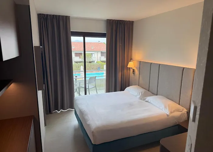 Hotel con piscina: Hotel Porto Azzurro