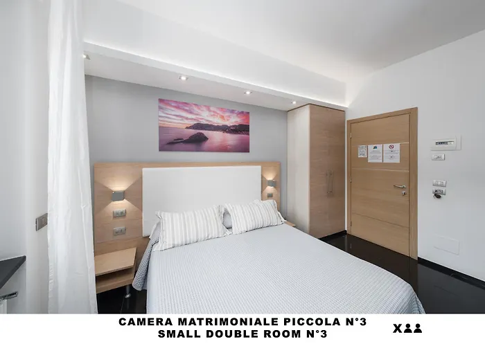 Albergo centrale: Affittacamere Lo Scoglio (Guesthouse)