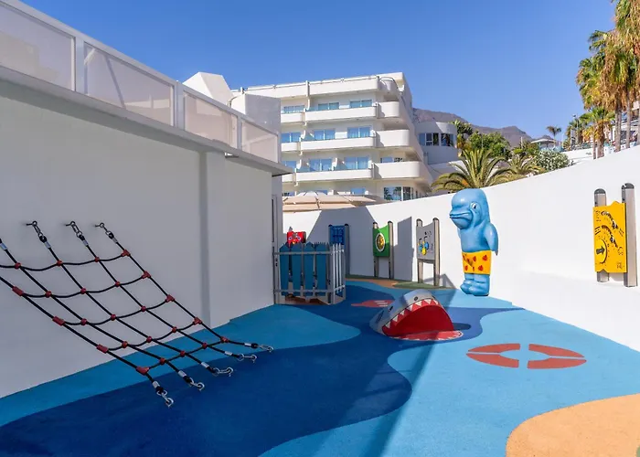  Hovima La Pinta Beachfront Family