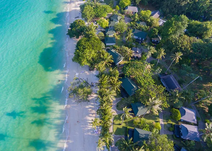 Kid friendly hotel Phi Phi Holiday , Leam Tong Beach