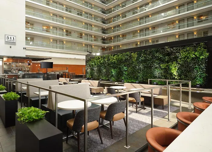 Motels Embassy Suites By Hilton Chicago Downtown Magnificent Mile
