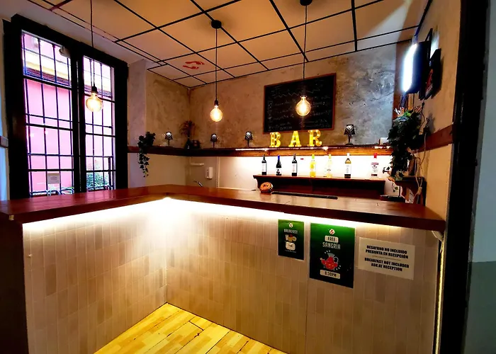 Feel Hostels City Center