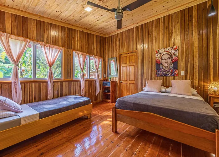 Las Caletas Lodge