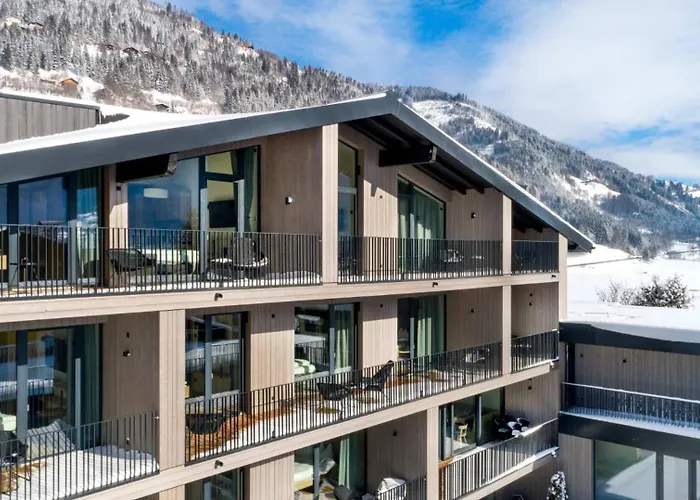 Emma Deluxe Aparthotel direkt beim Skibus ganzjährig beheizter Außenpool