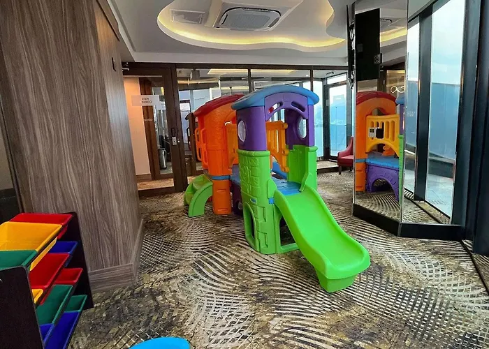 Hotel with pool: Safi Royal Luxury Metropolitan