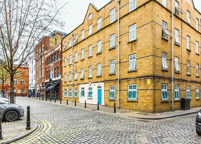 Alexander Fleming House,