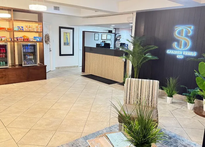 Spanish Trails Inn - Laredo Hotel