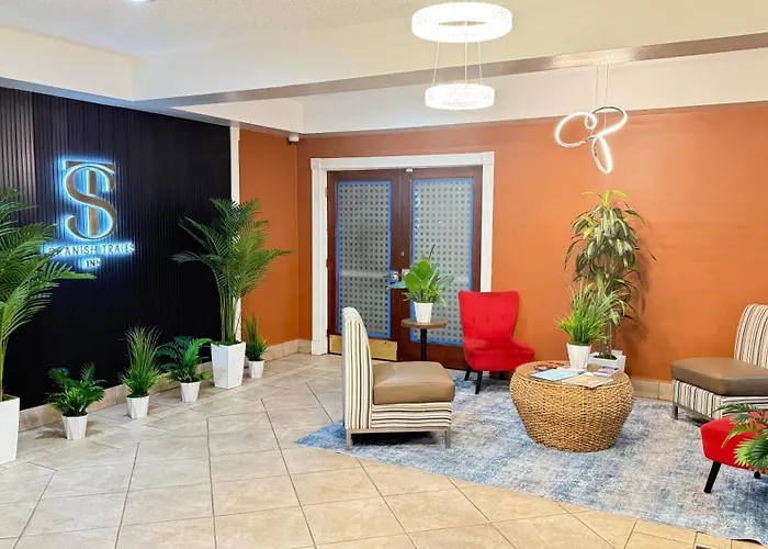 Spanish Trails Inn - Laredo Hotel